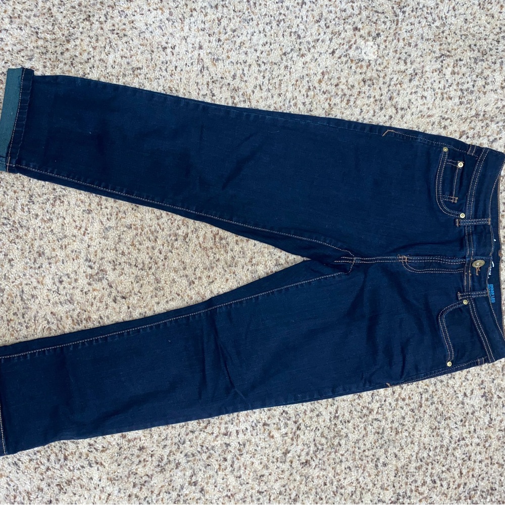 Dark denim, INC International Concepts capri jeans